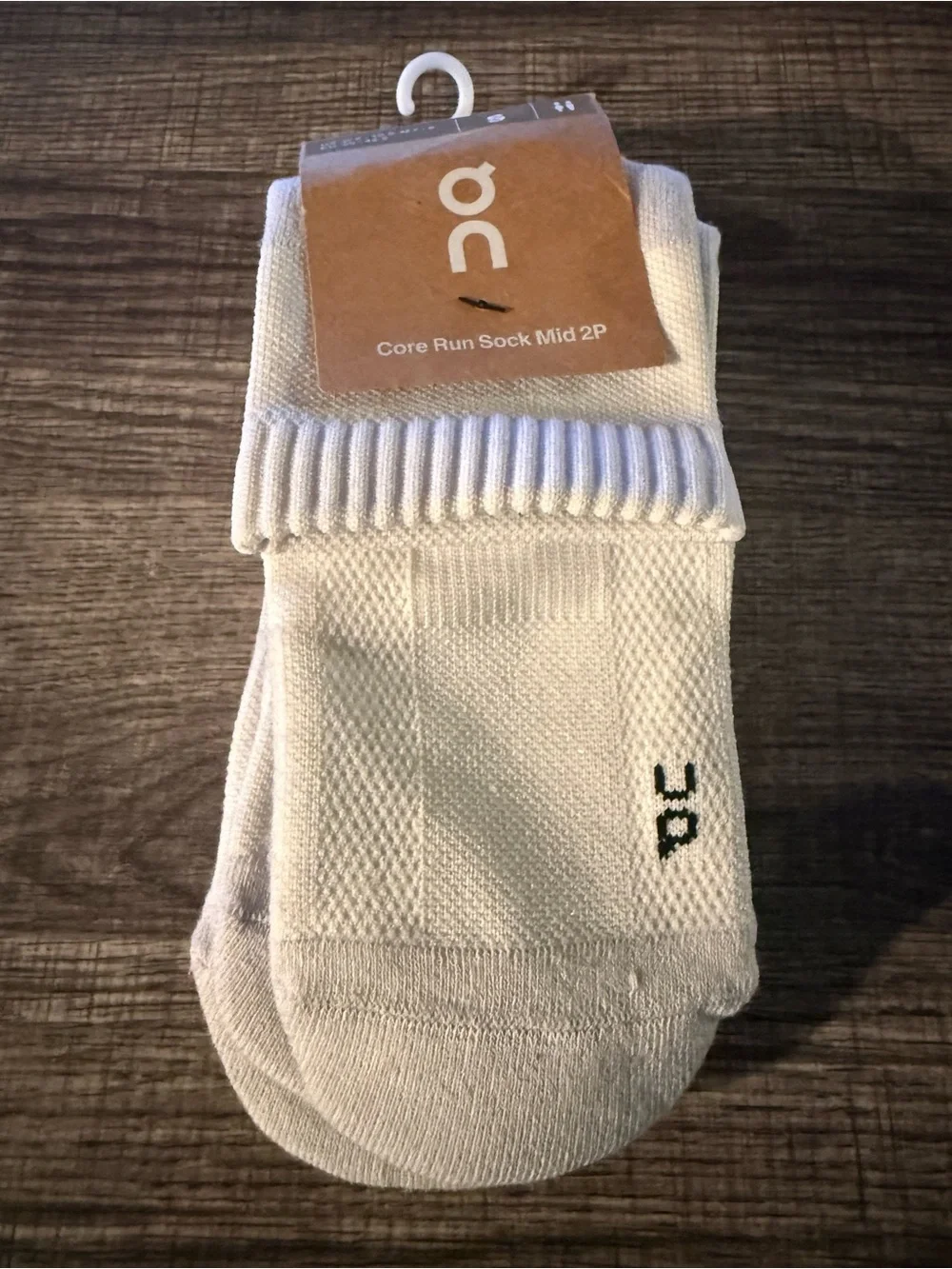 On Running White Core Run Mid Crew Socks - 2 Pack